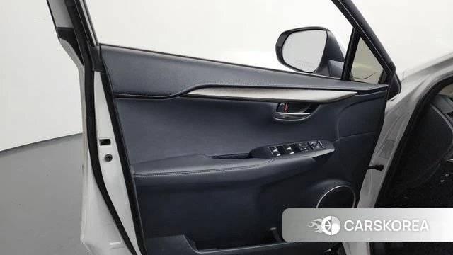 Lexus NX300h id 4294736 из Кореи 16
