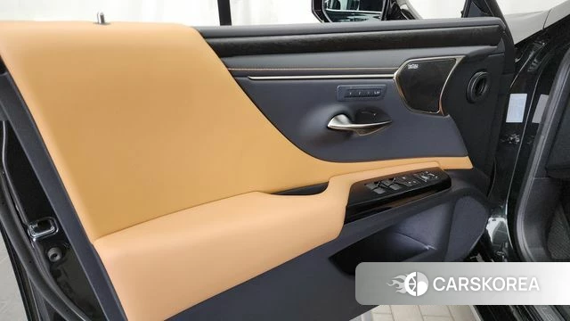 Lexus ES300h 7th generation id 4381033 из Кореи 16