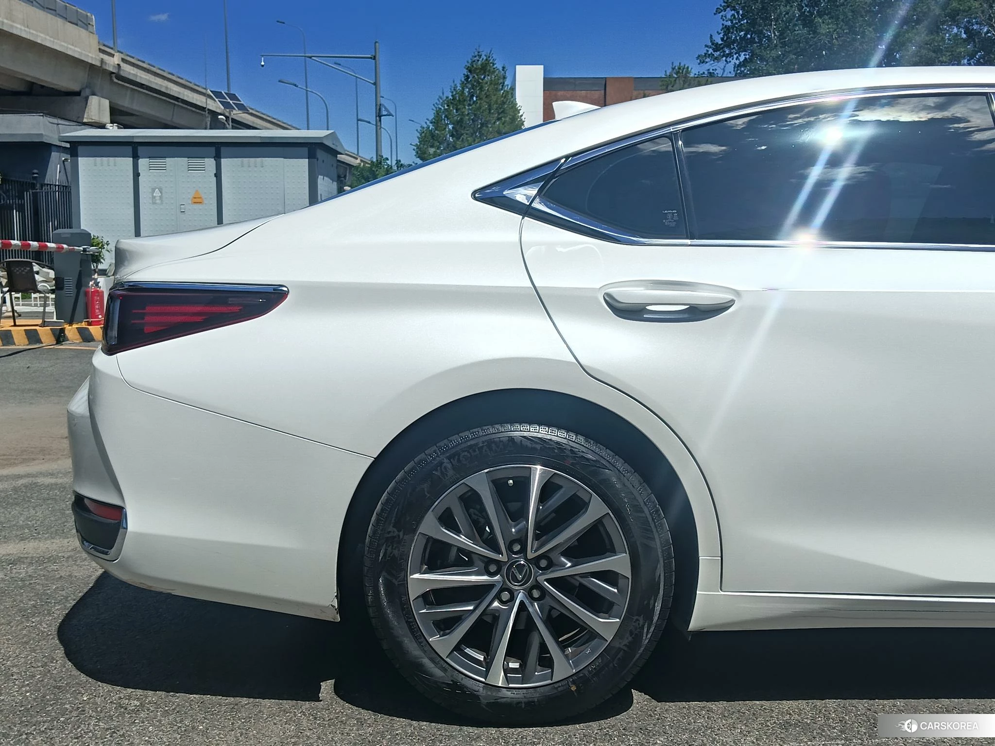 Lexus ES id 4420309 из Китая 16