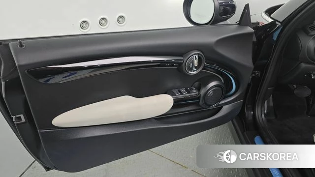 Mini Cooper S Convertible id 4395289 из Кореи 16
