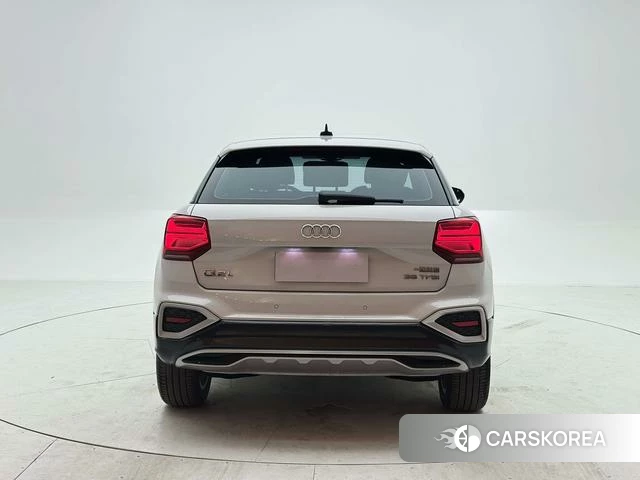 Audi Q2L id 4276672 из Китая 16