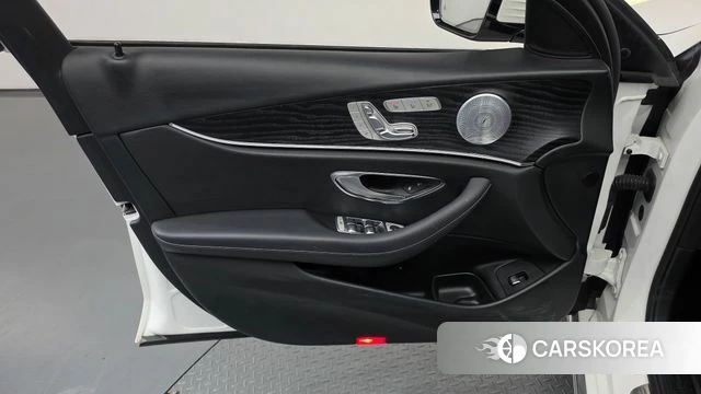 Mercedes-Benz E-Class W213 id 4781156 из Кореи 16