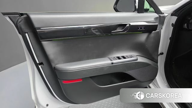 Hyundai Grandeur (GN7) id 4243842 из Кореи 16