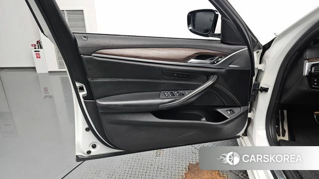 BMW 5 Series (G30) id 4924144 из Кореи 16