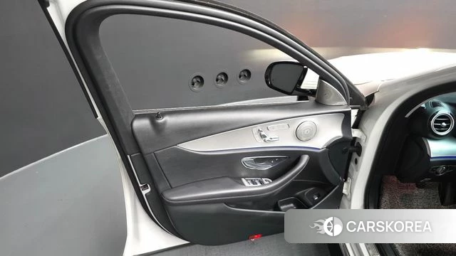 Mercedes-Benz E-Class W213 id 4582131 из Кореи 16