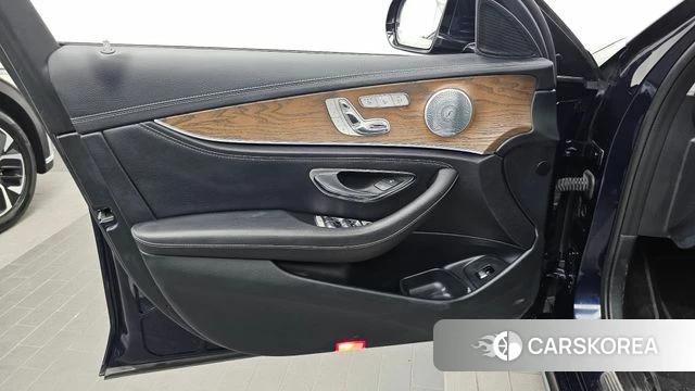 Mercedes-Benz E-Class W213 id 4471729 из Кореи 16