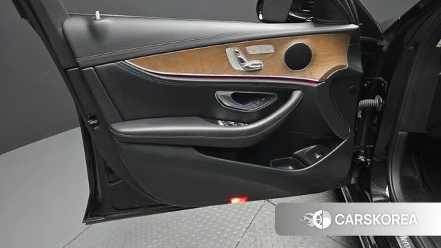 Mercedes-Benz E-Class W213 id 4672772 из Кореи 16