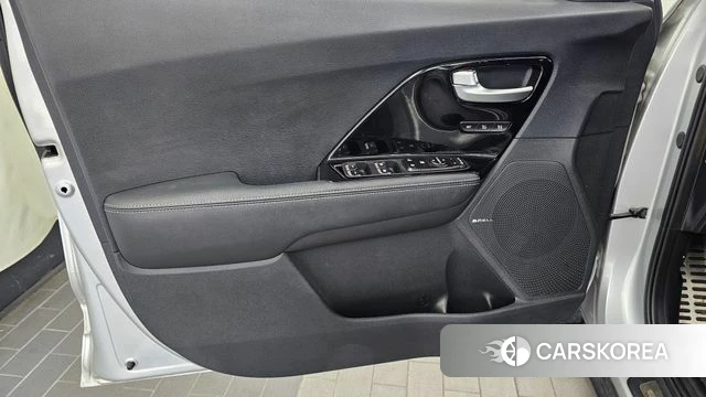 Kia Niro id 4760469 из Кореи 16
