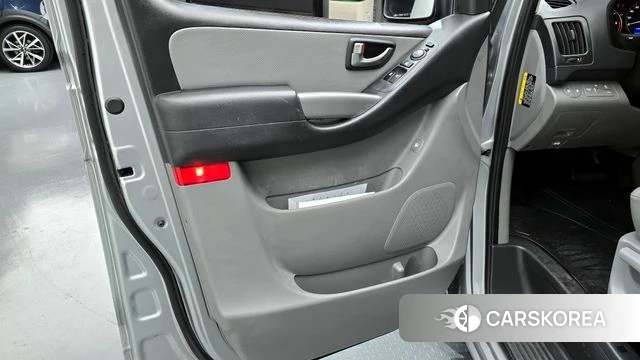 Hyundai The New Grand Starex id 4285601 из Кореи 16