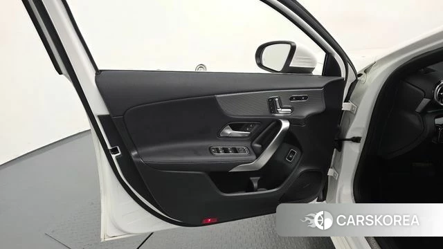 Mercedes-Benz A-Class W177 id 4529724 из Кореи 16