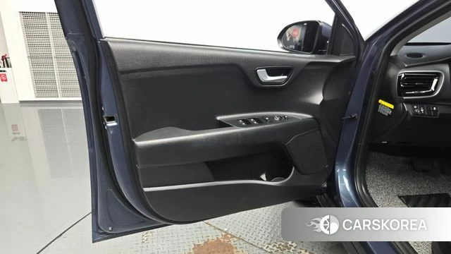 Kia Stonic id 4491185 из Кореи 16