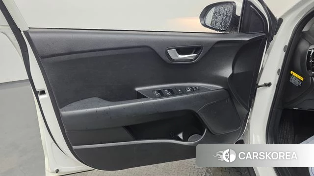 Kia Stonic id 4351244 из Кореи 16