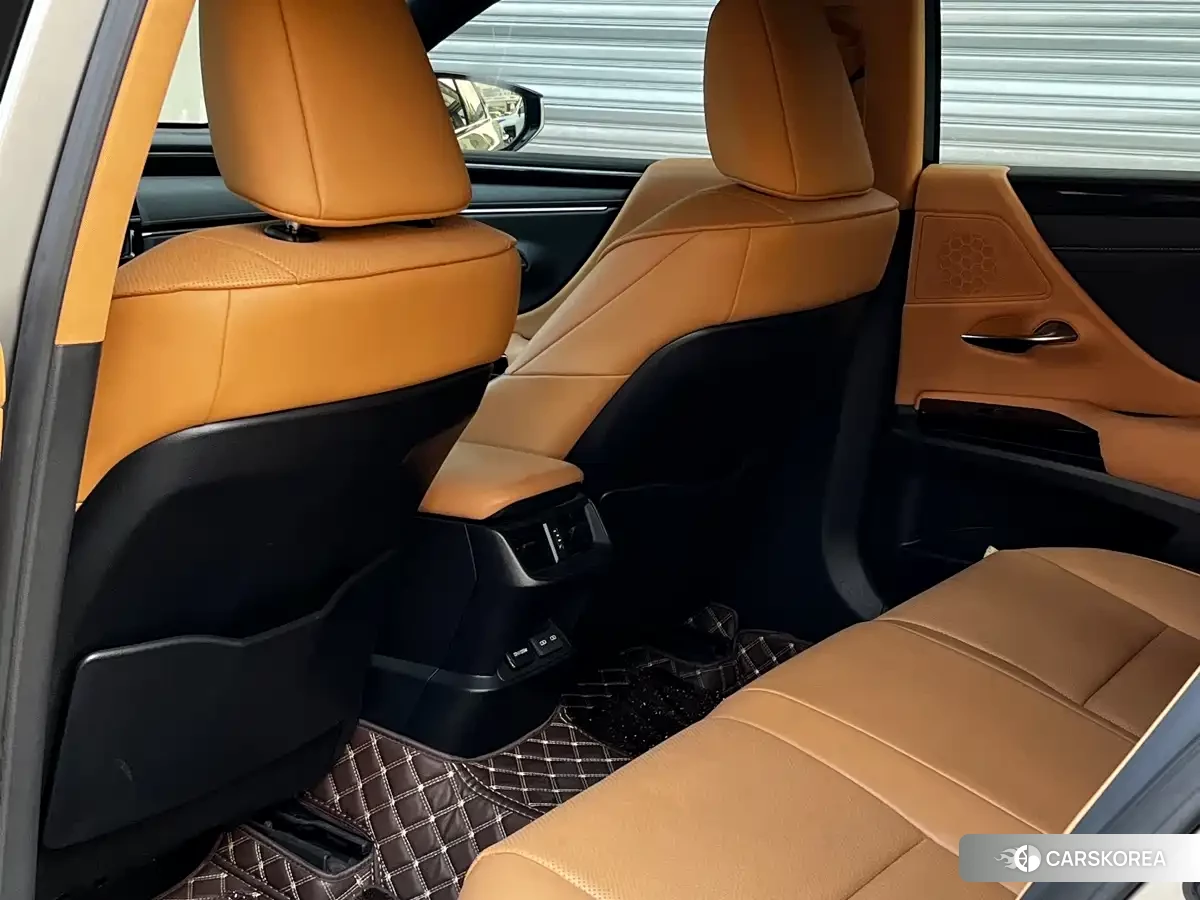 Lexus ES id 4547554 из Китая 16