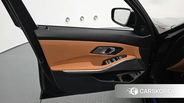 BMW 3 Series (G20) id 4934663 из Кореи 16