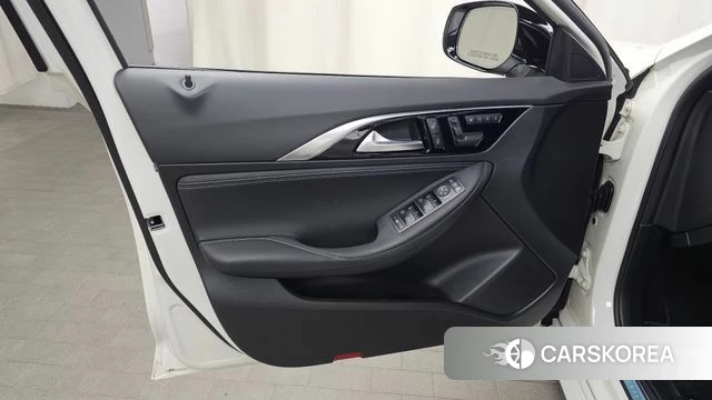 Infiniti Q30 id 4530673 из Кореи 16