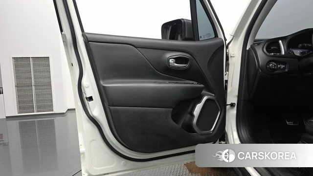 Jeep Renegade id 4383093 из Кореи 16