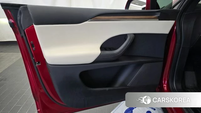Tesla Model X id 4696472 из Кореи 16