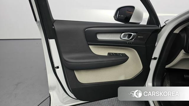 Volvo XC40 id 4480130 из Кореи 16