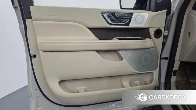 Lincoln Navigator 4th generation id 4409725 из Кореи 16