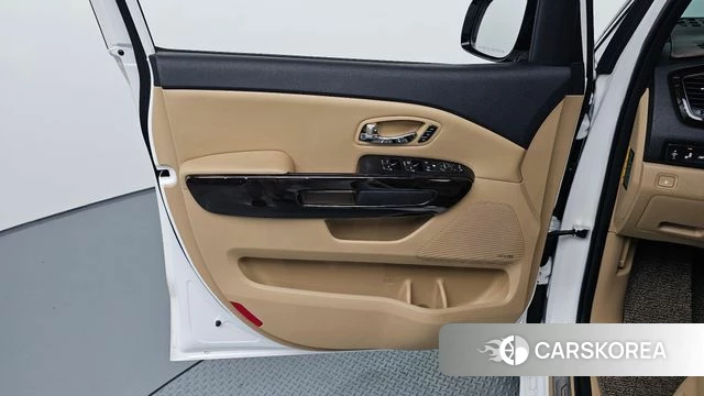 Kia The New Carnival id 4595119 из Кореи 16
