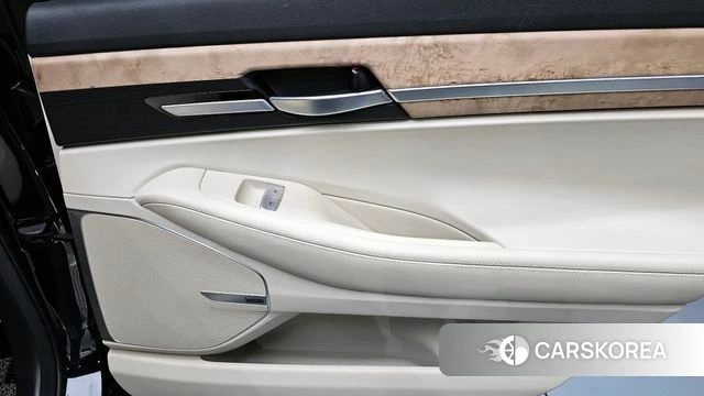 Genesis G90 id 4250437 из Кореи 16