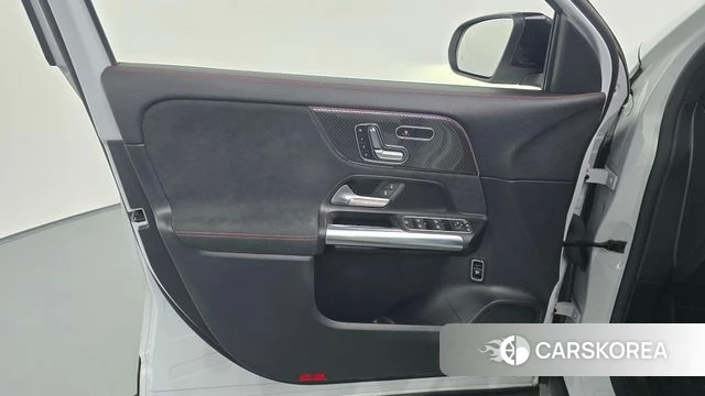Mercedes-Benz GLA - Class H247 id 4675763 из Кореи 16