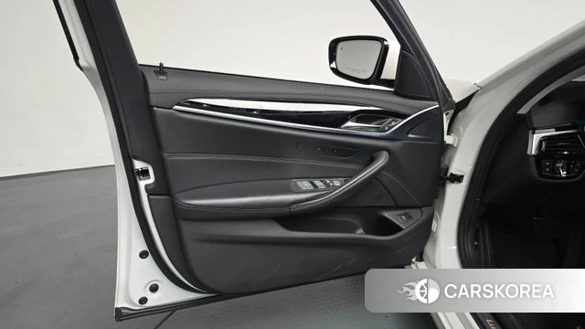 BMW 5 Series (G30) id 4225305 из Кореи 16