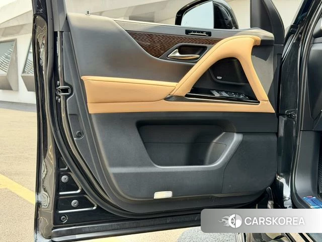 Lexus LX id 4321067 из Китая 16