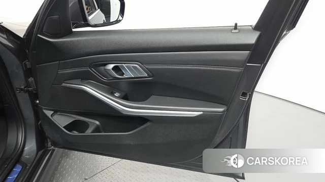 BMW 3 Series (G20) id 4604230 из Кореи 16