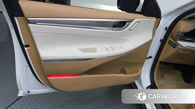 Hyundai The New Grandeur IG Hybrid id 4754921 из Кореи 16