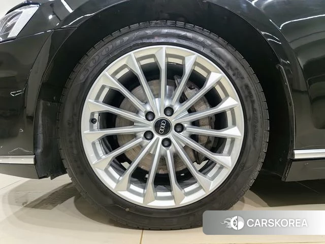 Audi A8 id 4274176 из Китая 16