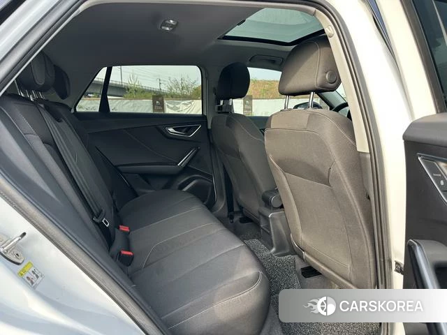 Audi Q2L id 4209864 из Китая 16