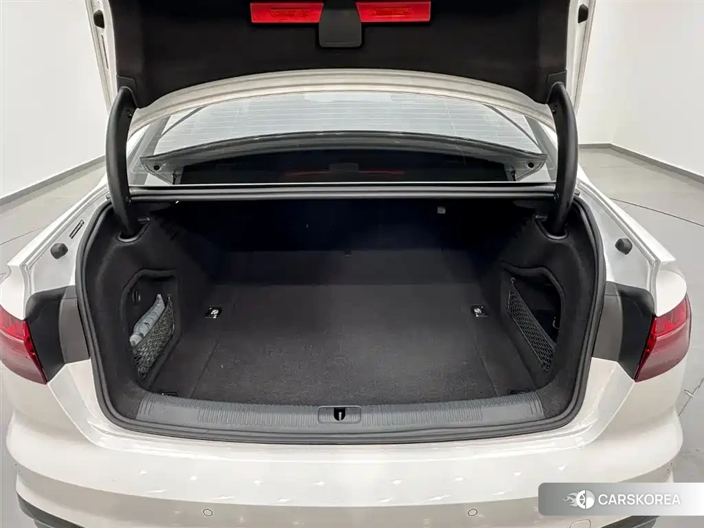 Audi A4L id 4669288 из Китая 16