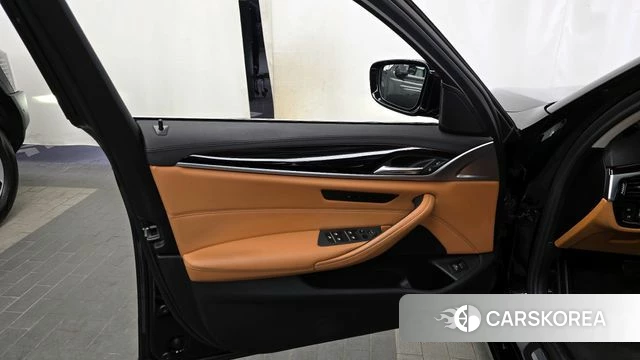 BMW 5 Series (G30) id 4203448 из Кореи 16