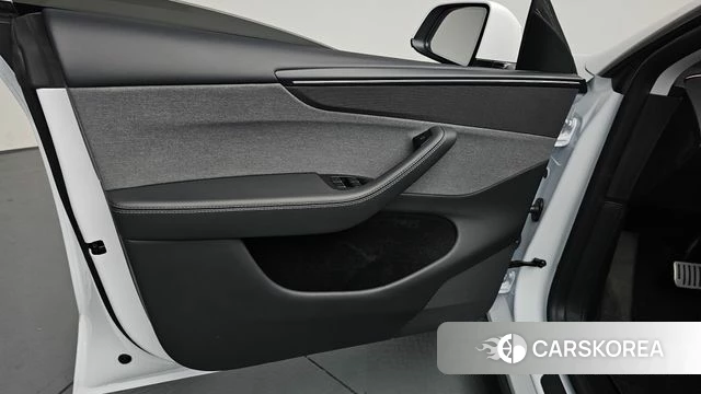 Tesla Model Y id 4321684 из Кореи 16