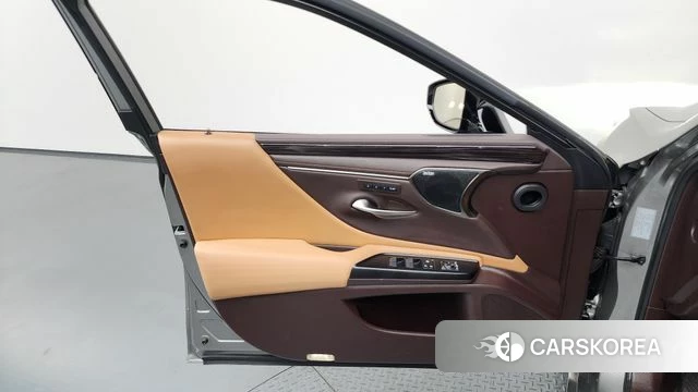 Lexus ES300h 7th generation id 4410934 из Кореи 16