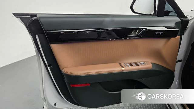Hyundai Grandeur Hybrid (GN7) id 4400914 из Кореи 16