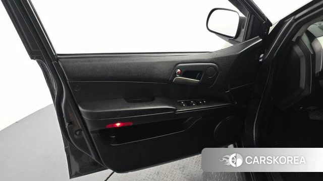 Ssangyong The New Korando Sports id 4755533 из Кореи 16