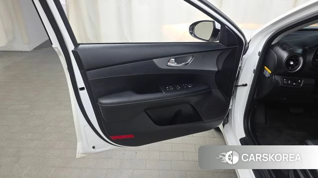 Kia Come New K3 id 4496341 из Кореи 16
