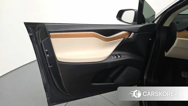 Tesla Model X id 4371685 из Кореи 16