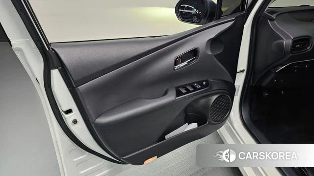 Toyota Prius 4th Generation id 4489080 из Кореи 16