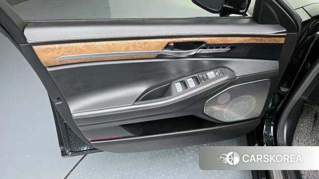 Genesis G90 id 4268998 из Кореи 16