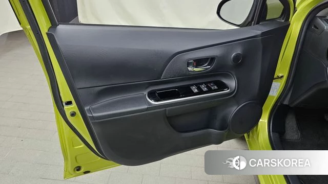Toyota Prius C id 4633184 из Кореи 16