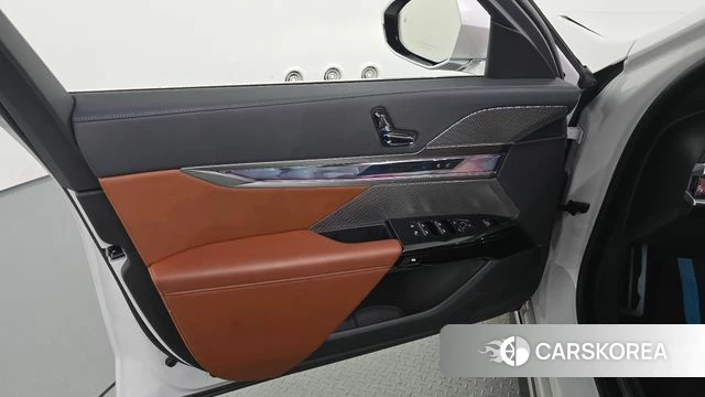 BMW 7 Series (G70) id 4578978 из Кореи 16
