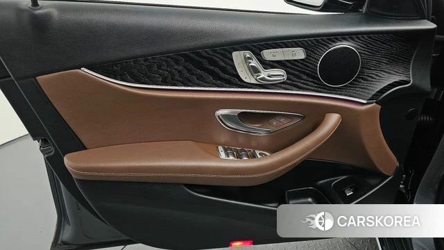 Mercedes-Benz E-Class W213 id 4658215 из Кореи 16