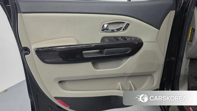 Kia The New Carnival id 4737528 из Кореи 16