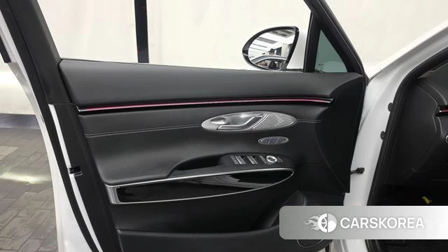 Genesis GV70 id 4757360 из Кореи 16