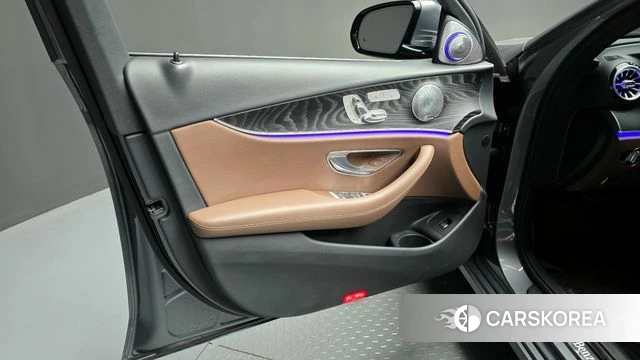 Mercedes-Benz E-Class W213 id 4195542 из Кореи 16