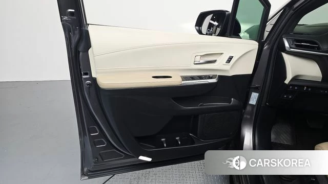 Toyota Sienna 4th Generation id 4222853 из Кореи 16