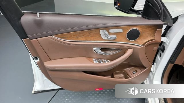 Mercedes-Benz E-Class W213 id 4377655 из Кореи 16